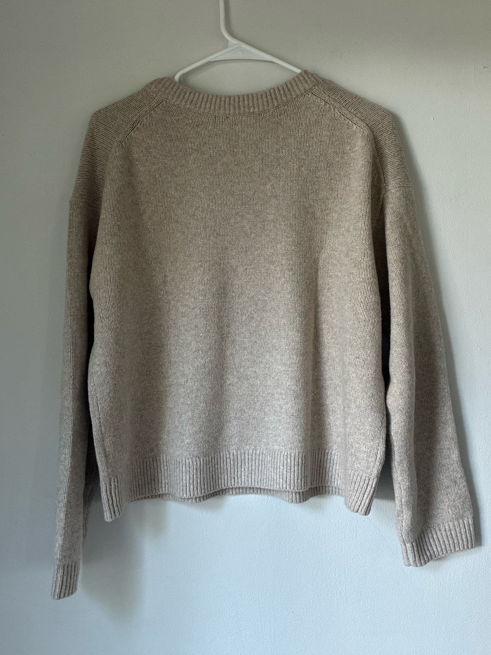 GAP CashSoft Oversized V Neck Beige Sweater - Picture 3 of 4
